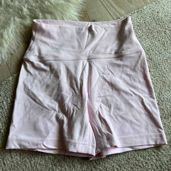 Aritza Bike Shorts - Picture 1 of 2